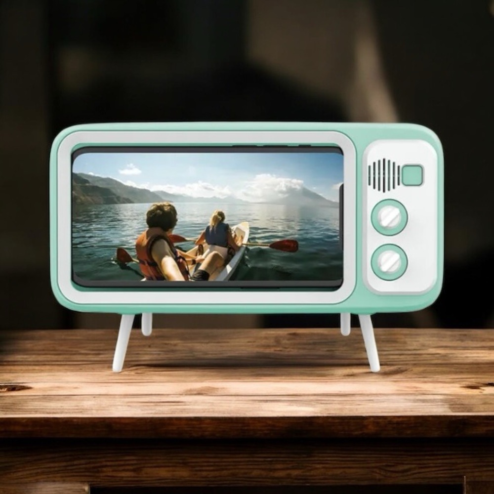 New retro TV-shaped cell phone holder that fits most smartphones - Picture 1 of 3